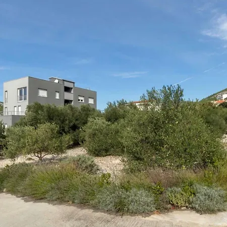 Apartment Olive Seget Vranjica