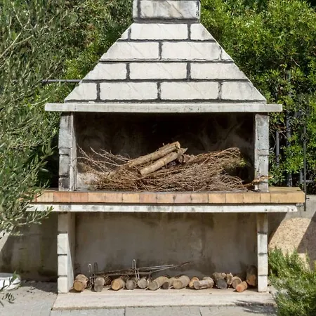 Apartment Olive Seget Vranjica